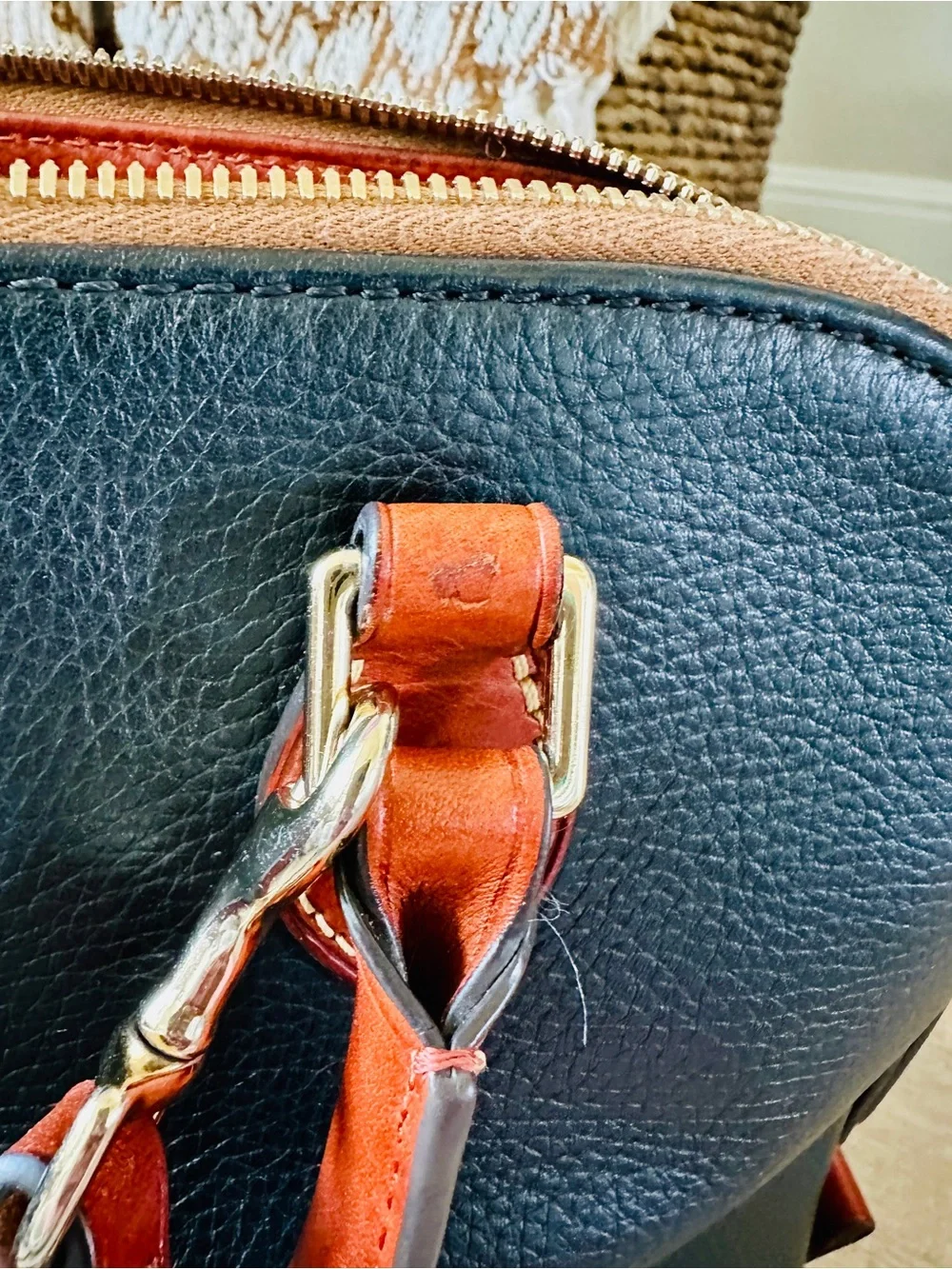 Dooney & Bourke Black & Brown Pebbled Leather Satchel w/Logo & Crossbody strap - Picture 9 of 16